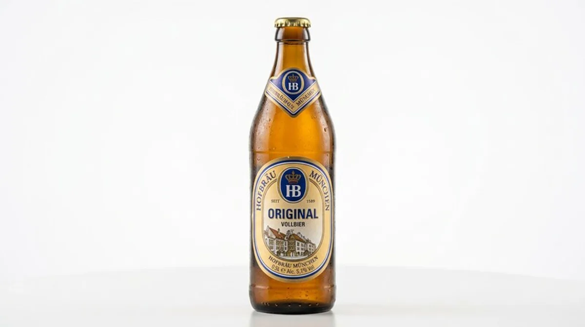 bierflasche,  glasflasche,  getränkeflasche,  flasche,  brauereiprodukt,  geschenkidee,  sammlerstück,  dekorationsflasche,  bier,  alkohol,  trinkgefäß,  souvenir,  barzubehör